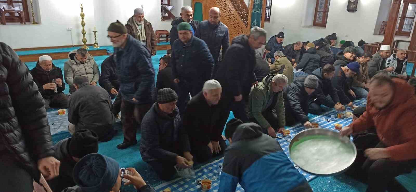 Devrekliler yeni yılın ilk sabah namazı buluşmasında bir araya geldiler