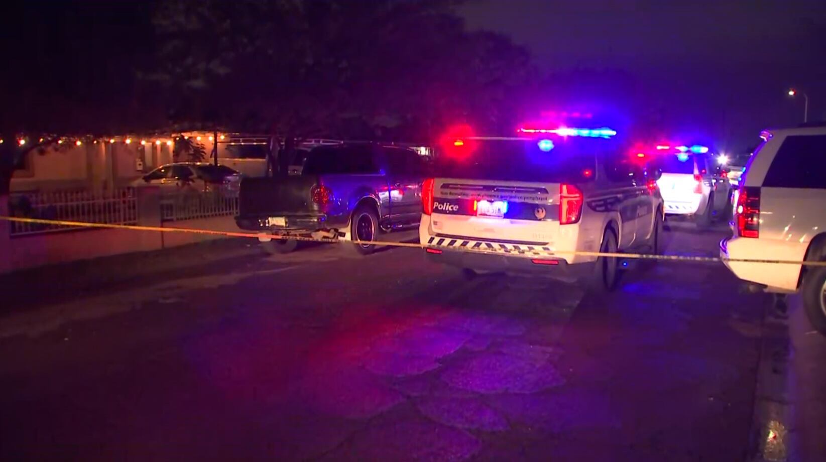 2 hospitalized after shooting in west Phoenix