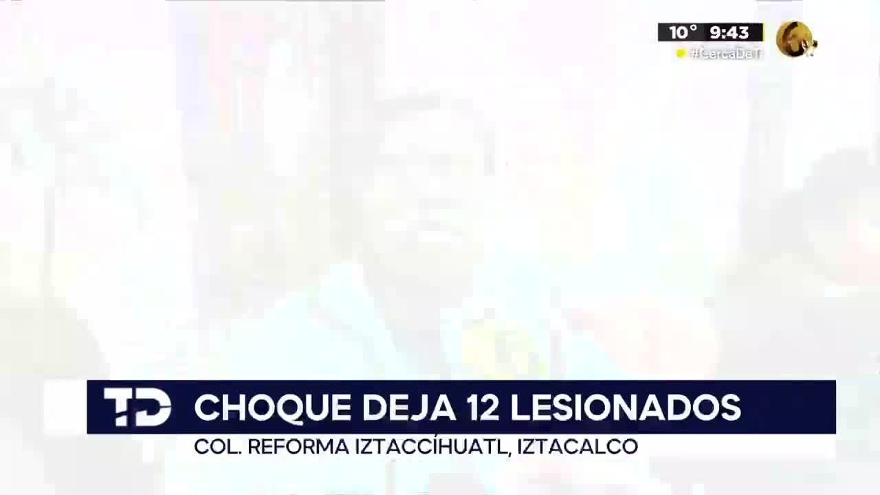 Conductor se pasa el alto y choca con una combi en Iztacalco, hay 12 ...