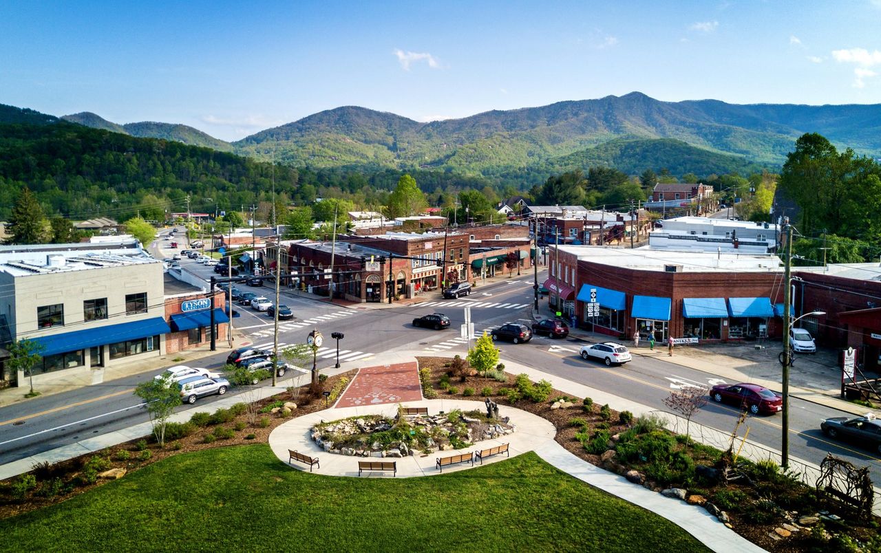 Perched in the Blue Ridge Mountains, Black Mountain is just 15 miles East of Asheville, making it an ideal day trip for anyone looking for their new favorite small town.