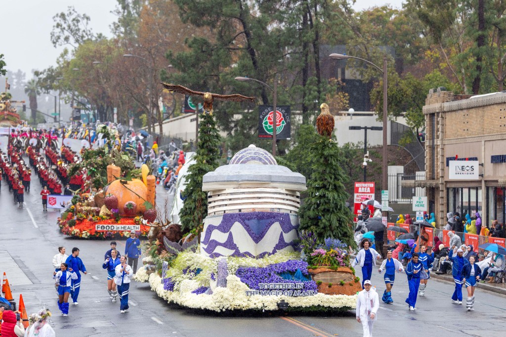 137th Rose Parade soaked in 2026 New Year’s Day storm: photos