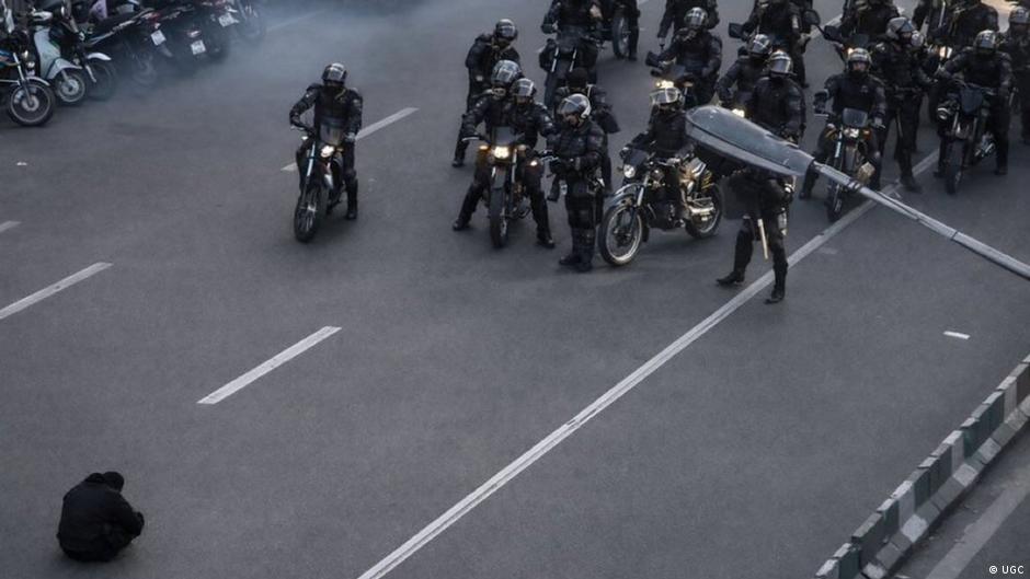 Several people killed as protests spread across Iran<br>