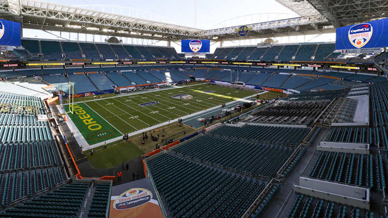 Live score updates as the Oregon Ducks take on Texas Tech in the Orange ...