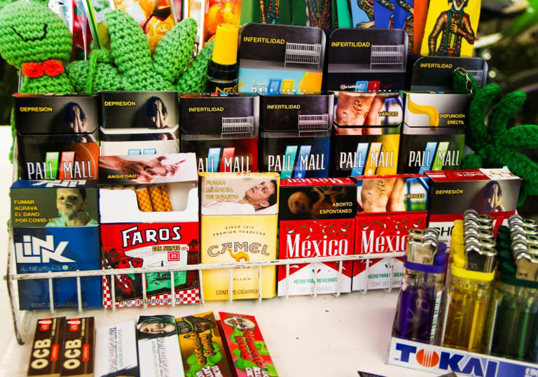 Fumadores en México pensarán 2 veces antes de comprar cigarros: Así quedará su costo en 2026. Foto: Cuartoscuro