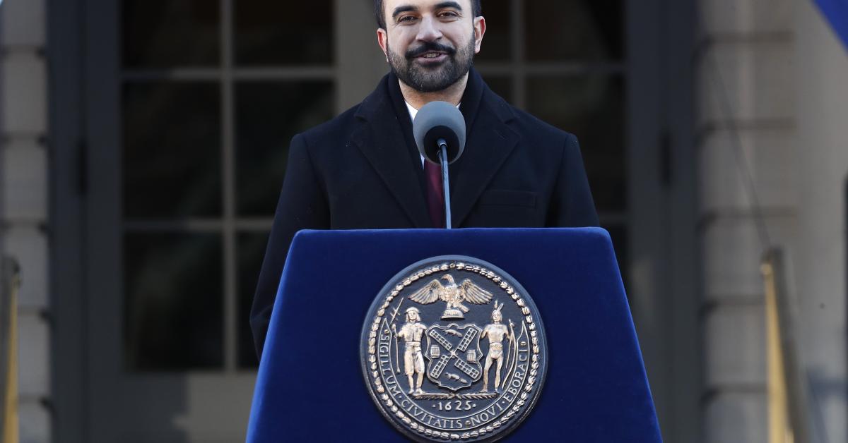 Mamdani signs executive order revoking Adams