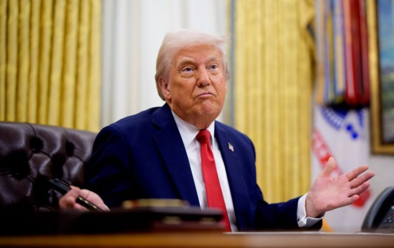 Swollen limbs, bruising, and hearing issues: The Wall Street Journal reports signs of aging in Donald Trump<br>