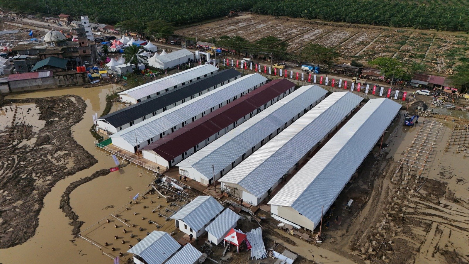 Warga Aceh Tamiang mulai tempati rumah sementara