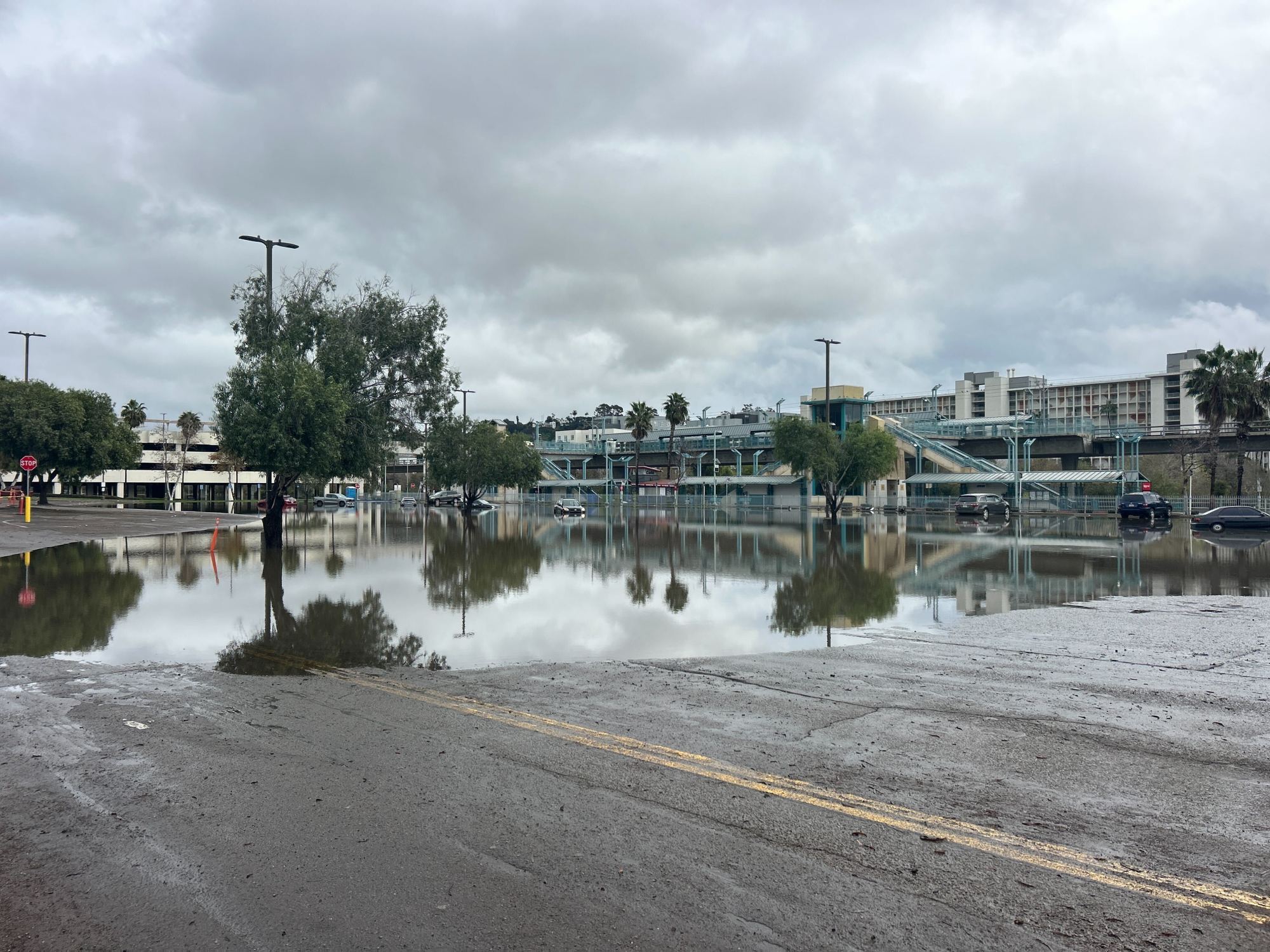 2 rescued from Fashion Valley floodwaters as heavy rains inundate roadways<br><br>