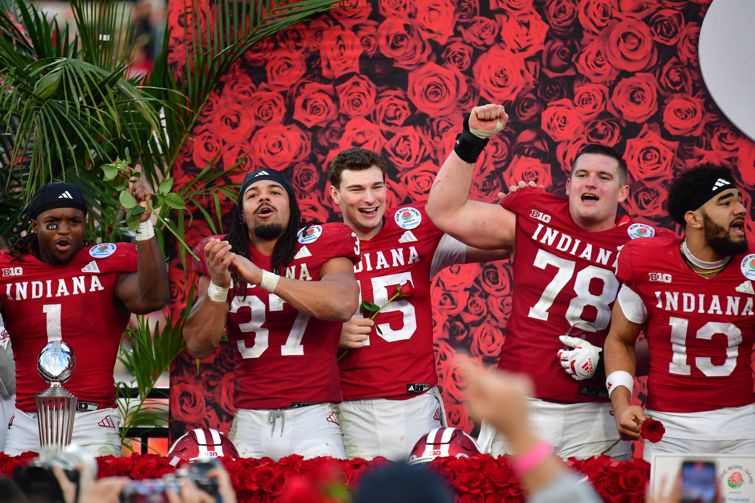 No. 1 Indiana in a league of its own after dominant Rose Bowl win over ...