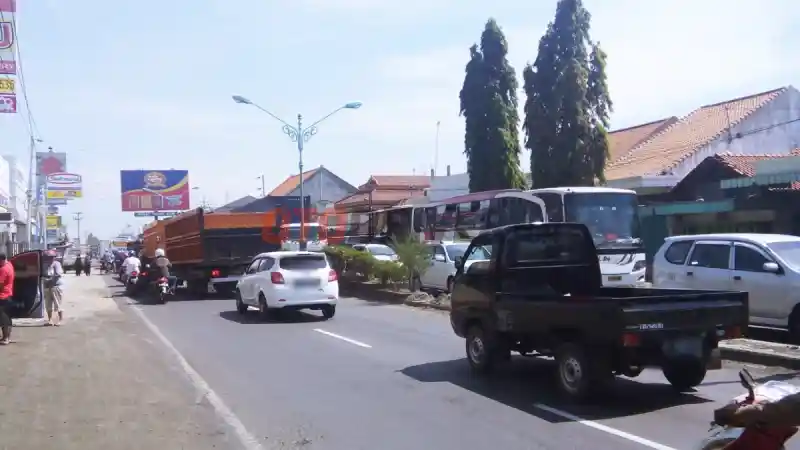 – Mobil Usai Liburan Butuh Ganti Oli?