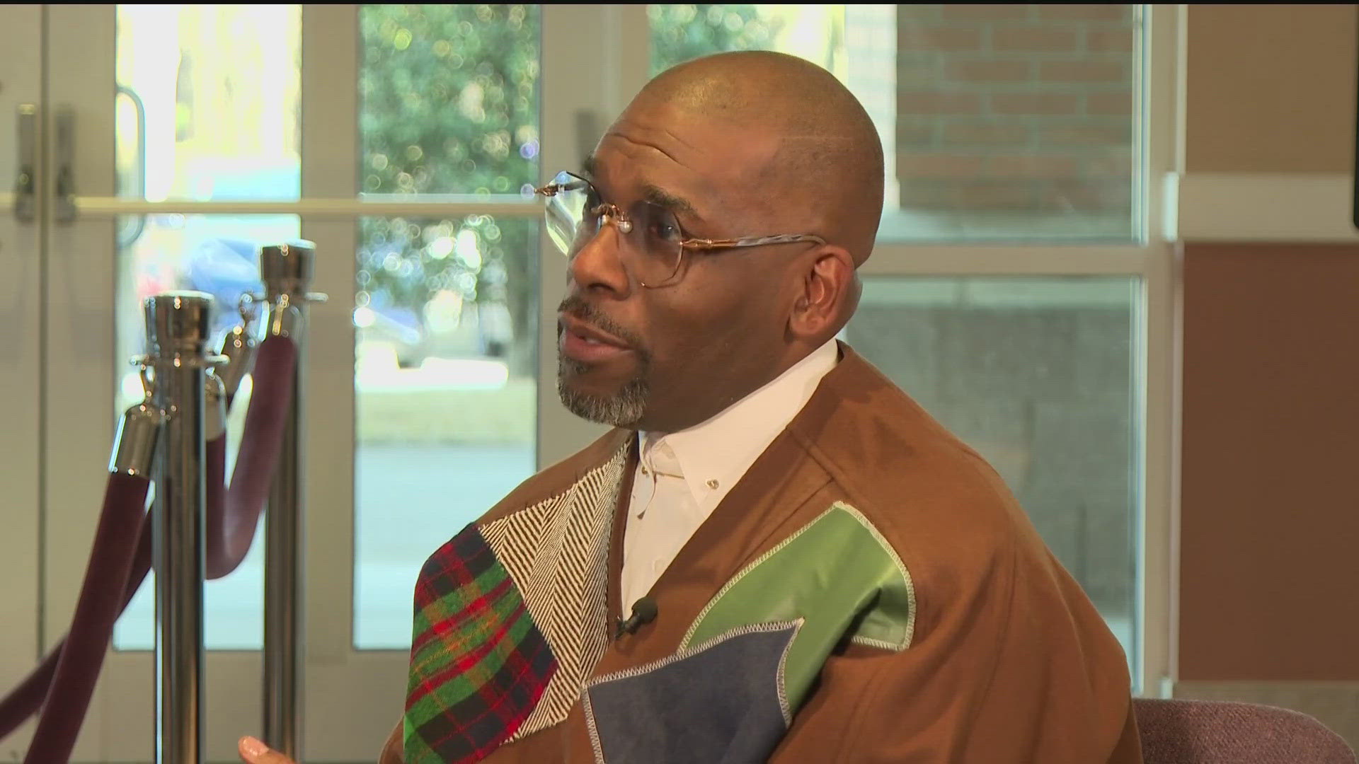 New Birth pastor Jamal Bryant has a New Year's resolution for all of us