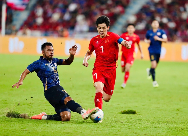 'Vui mệt nghỉ' với bóng đá Việt Nam năm 2026