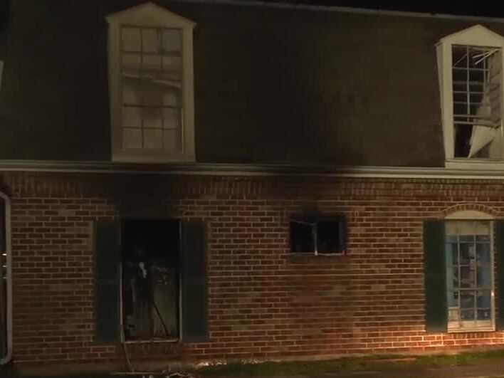 14 people displaced after 2-alarm fire at Algiers apartment building