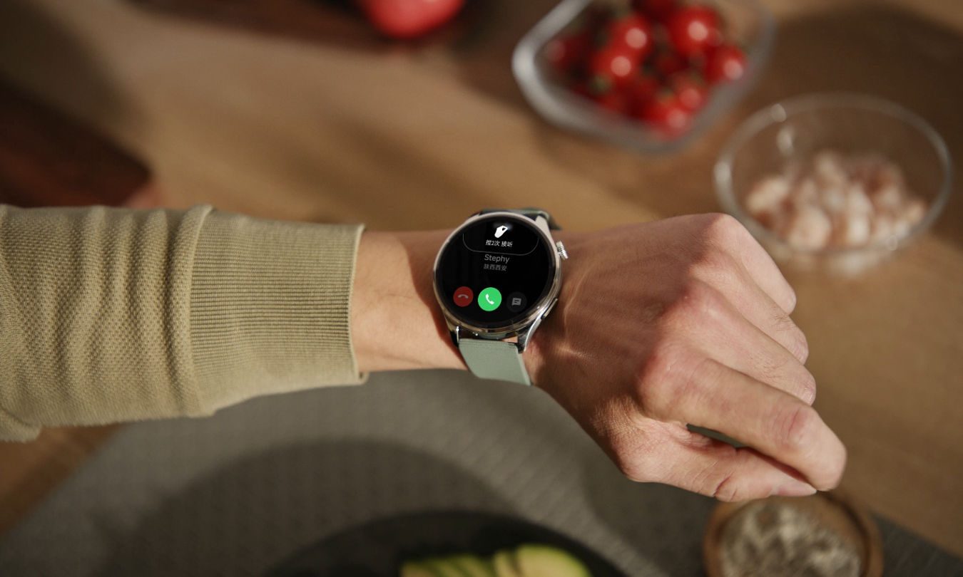 This new smartwatch lets you control calls with muscle gestures