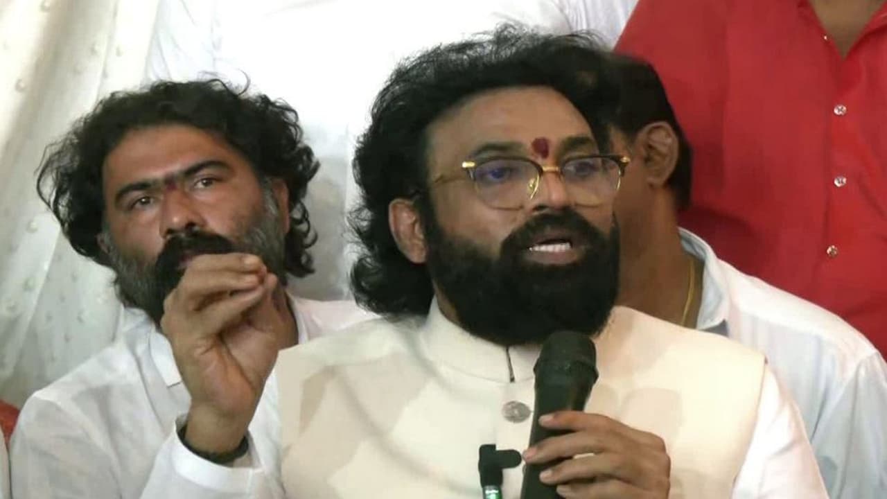 BJP leader blames 'conspiracy' for deadly Ballari political clash