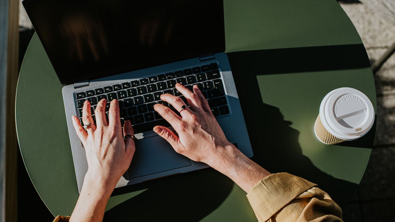 7 prompts I use to make ChatGPT my my creative writing partner