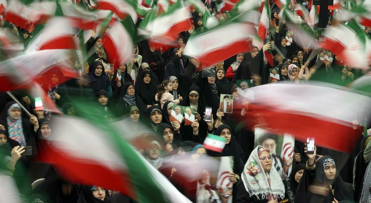 Iran, proteste represse nel sangue: 6 morti. Trump: «Pronti a ...