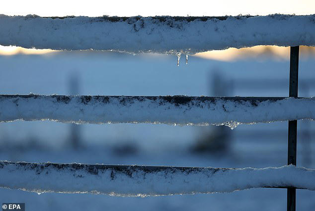 London on snow warning as -10C Arctic blast set to grip entire UK for a ...