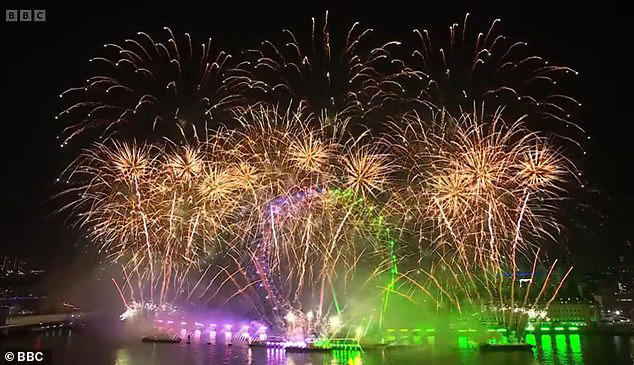 Moment coach blocks crowd's view of New Year's Eve fireworks as clock ...