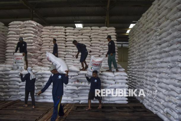 Petani Berbondong-bondong Beli Pupuk Subsidi di Awal 2026