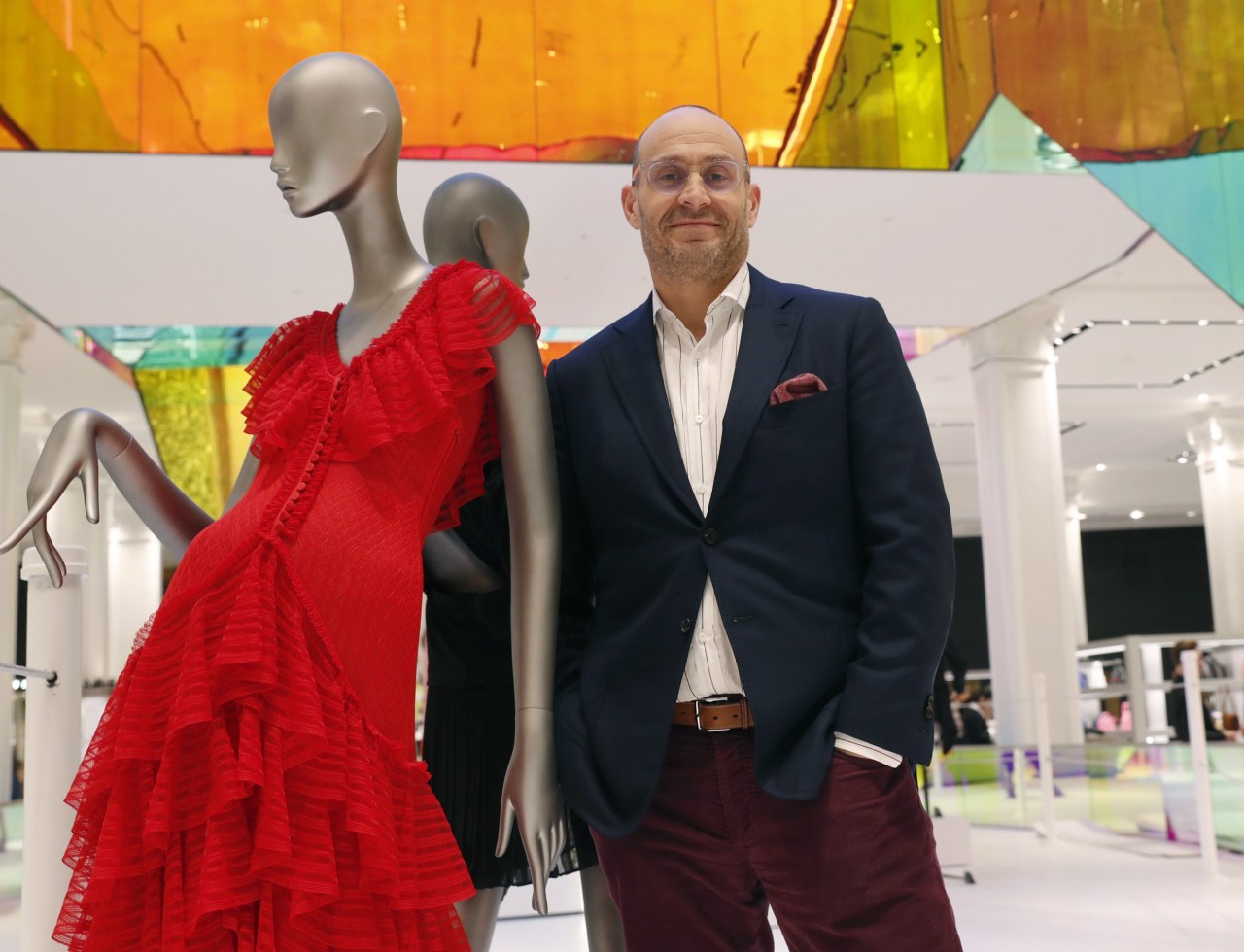 Saks CEO steps down ahead of expected bankruptcy filing<br>