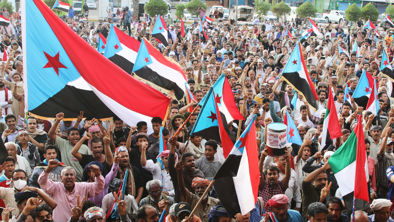 Yemen conflict: Saudi Arabia carries out strikes on UAE-backed forces ...