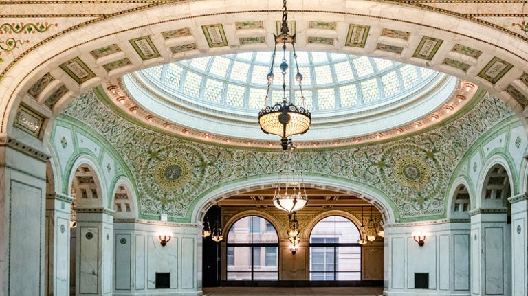 Two of Chicago's most iconic tourist attractions are a walkable pair ...