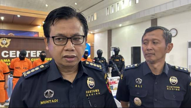 Sering ke Luar Negeri, Kabid P2 Bea Cukai Batam Dikritik Tidak Patuhi Instruksi Presiden
