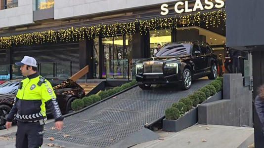 Kadıköy'de oto galericiden 11 milyar TL'lik vurgun! Lüks otomobiller yediemine çekildi