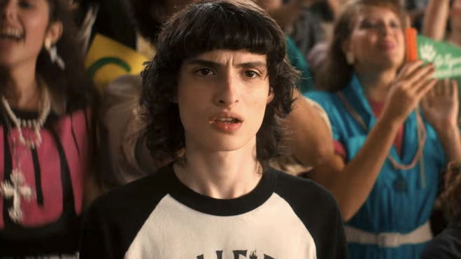 Finn Wolfhard donne son avis sur le rachat de Warner Bros. par Netflix ...