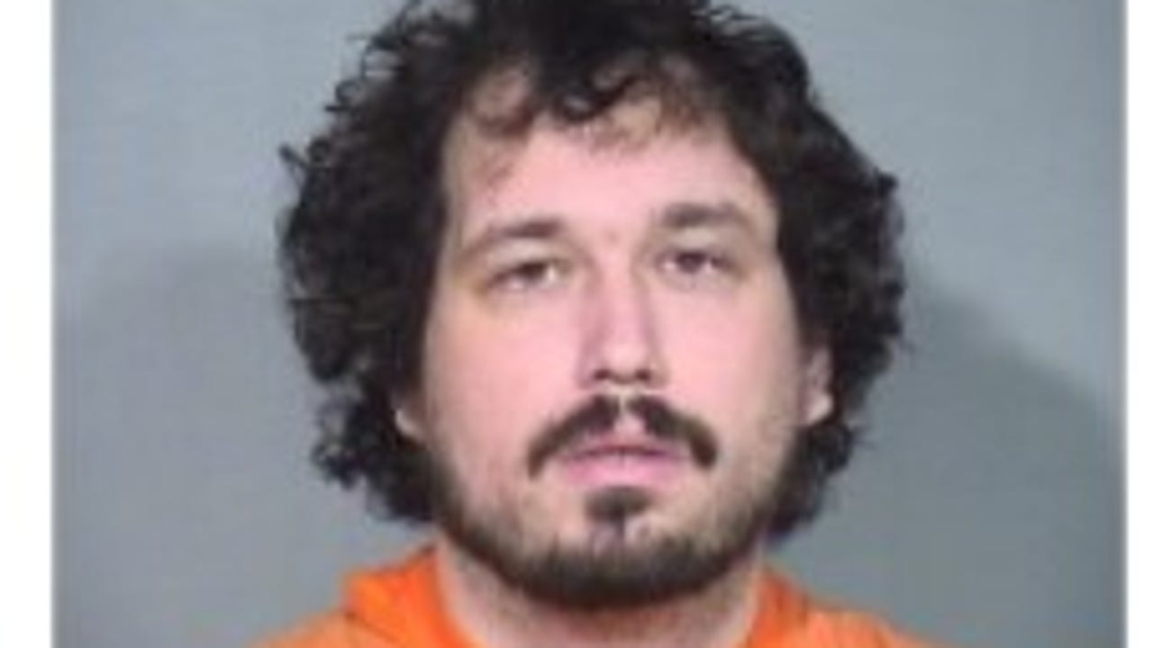 Suburban Chicago man accused in attempted murder of gas station clerk ...