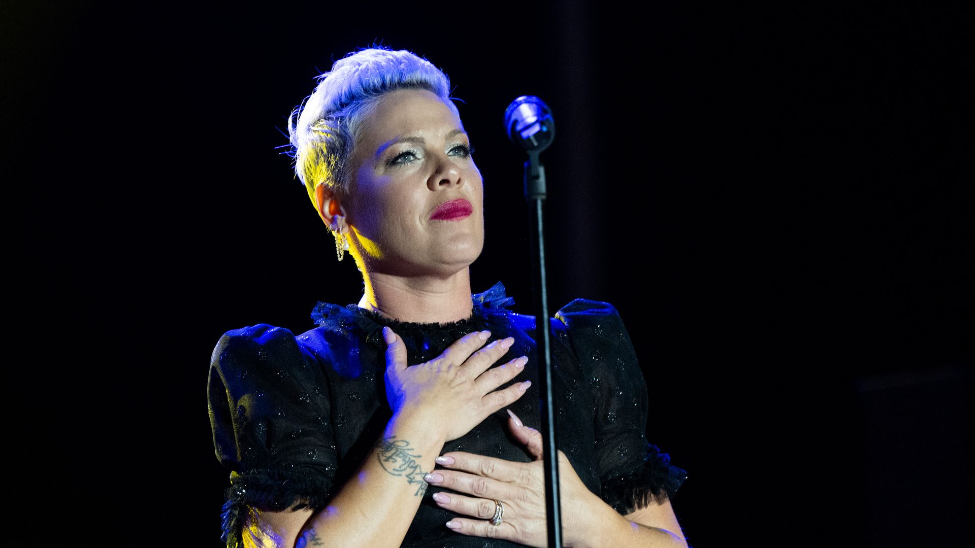 Pink health scare 2026: Why the singer spent New Year’s in a hospital bed