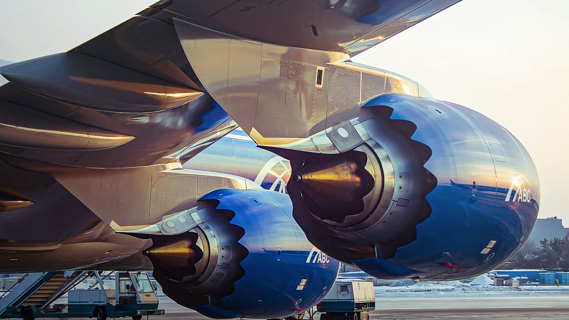 Is it true that the Boeing 747-8 & 787 Dreamliner are powered by the ...