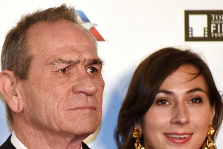 Duka Tommy Lee Jones: Putrinya Meninggal di Malam Tahun Baru