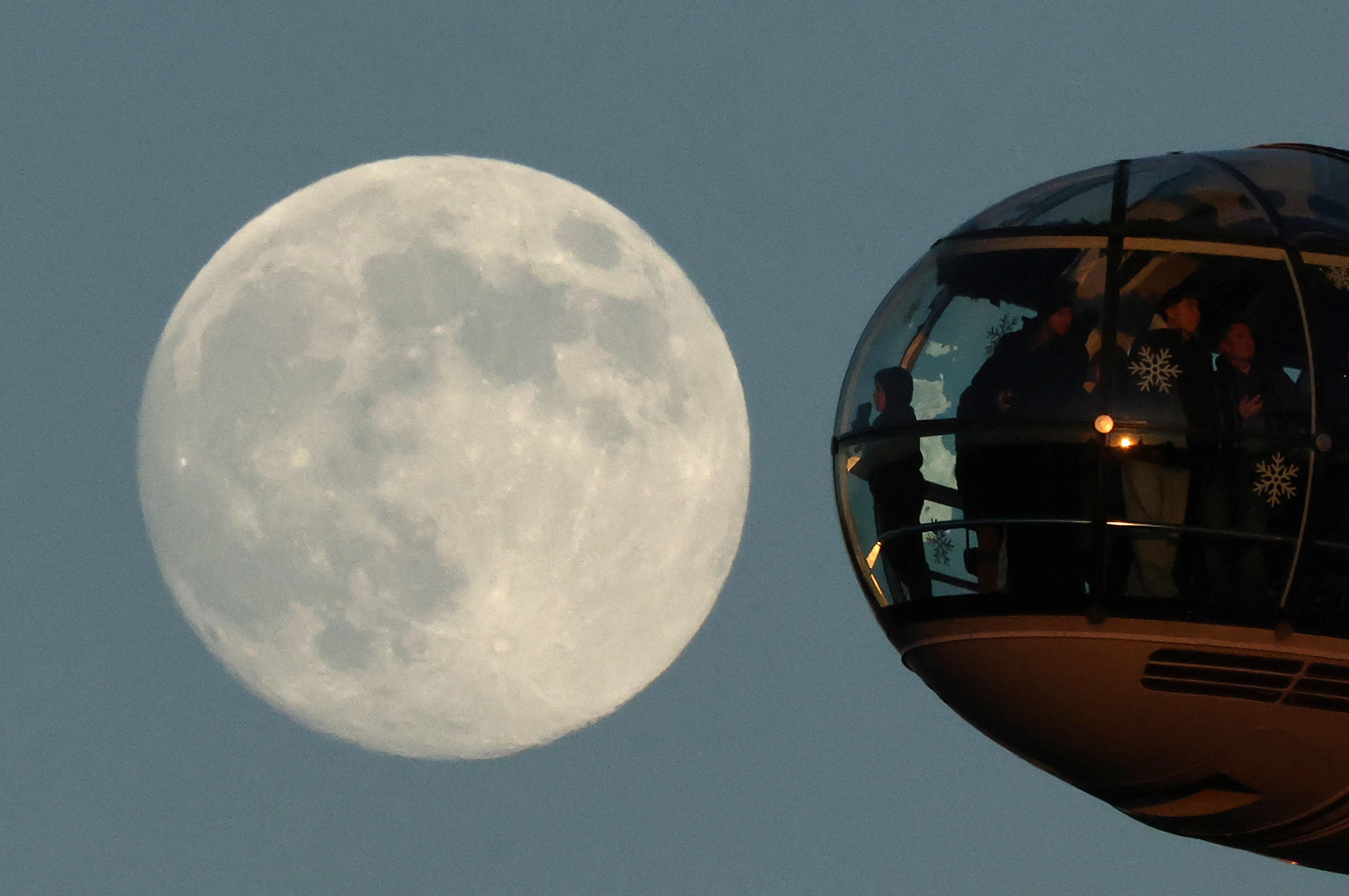 Wolf supermoon photos are howling good shots of 2026's first full moon