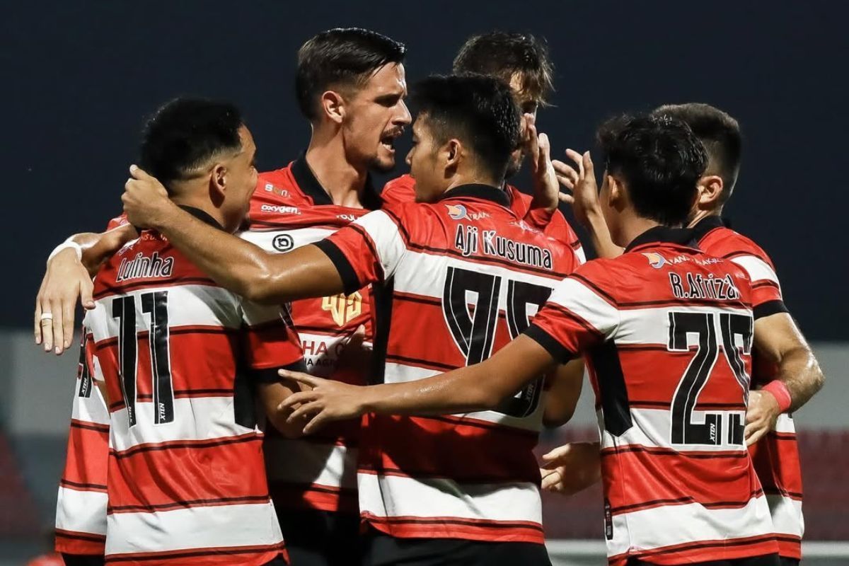 Derbi Suramadu Sengit! Live Streaming Madura United vs Persebaya Surabaya Pekan 16