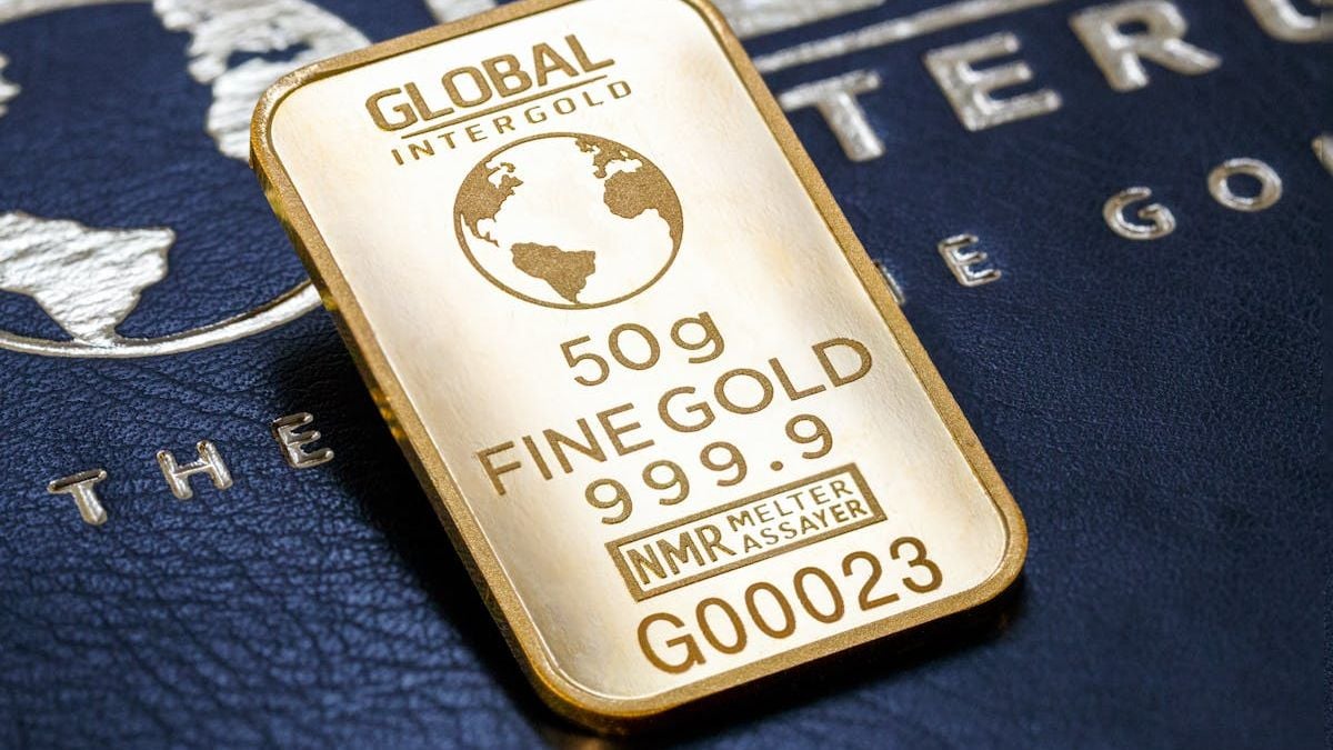 Emas melonjak cepat di awal 2026, geopolitik dan sinyal The Fed memicu kenaikan