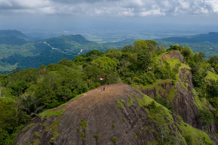 Mendaki Gunung Nglanggeran, Wisata Pendakian di Yogyakarta