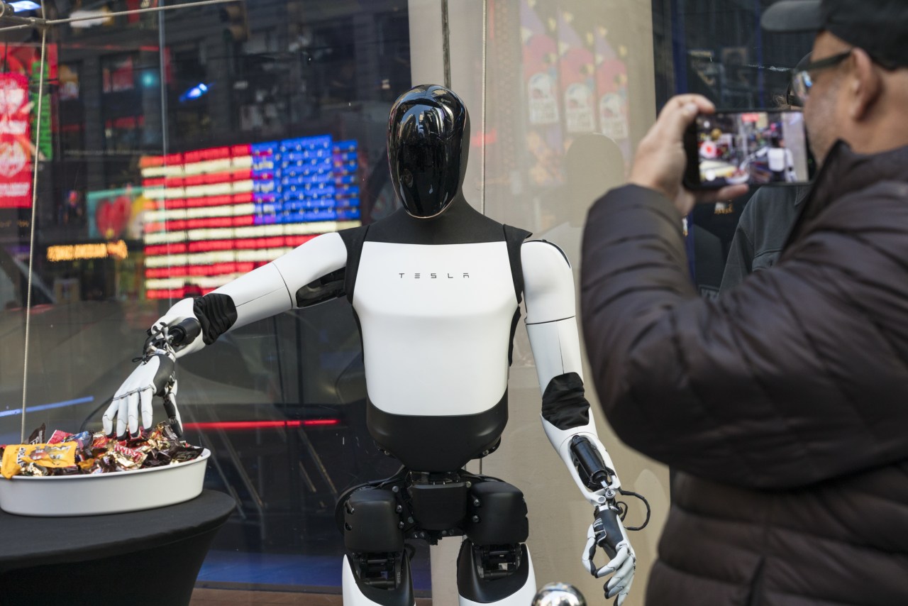 Inside Elon Musk’s Optimus robot project<br><br>