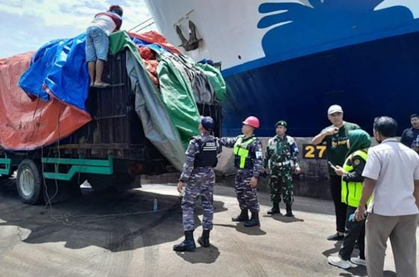 TNI AL dan Tim Gabungan Gagalkan Penyelundupan Bawang Bombay Ilegal