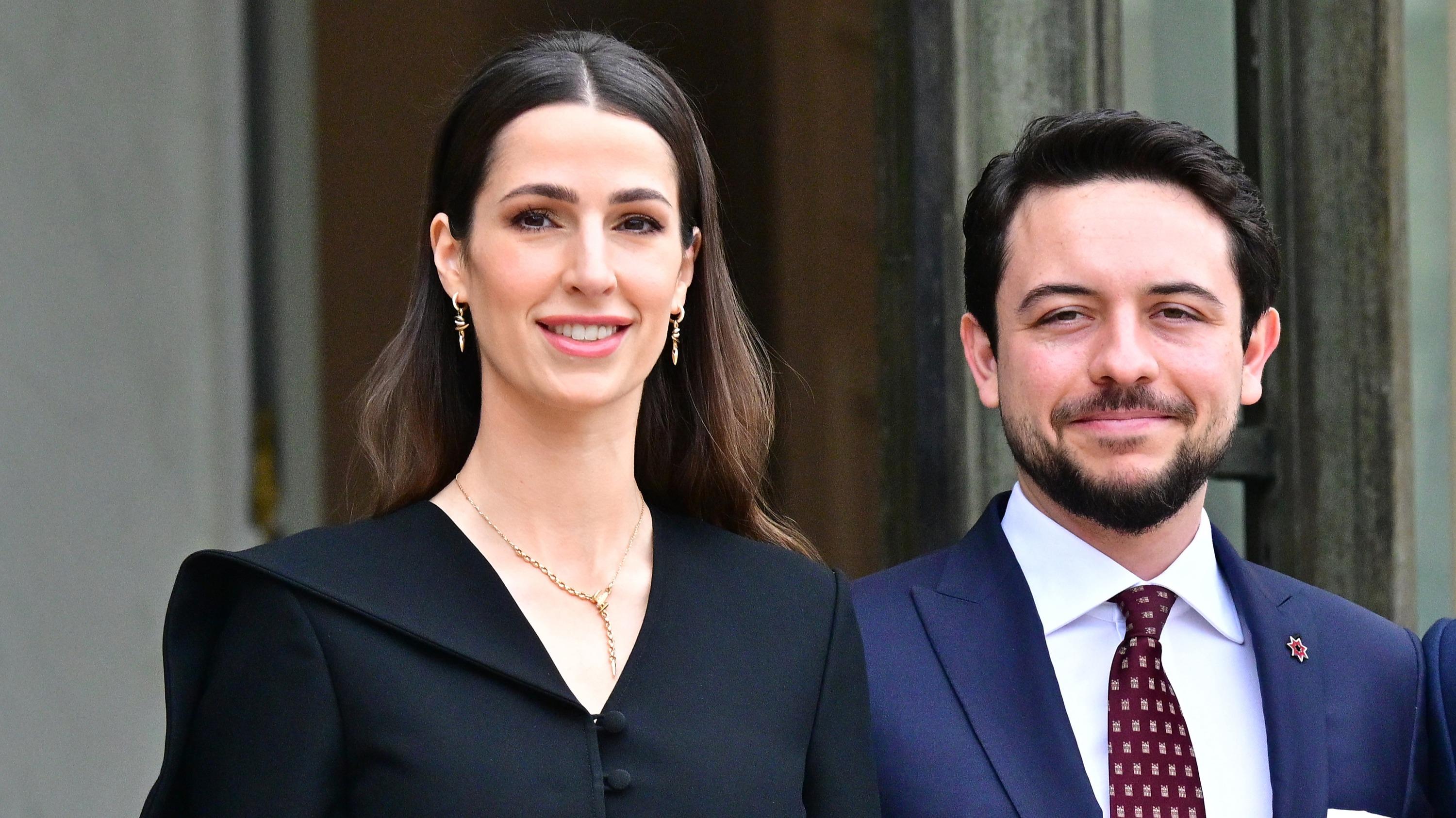 Rajwa et Hussein de Jordanie dévoilent une photo avec leur fille Iman ...