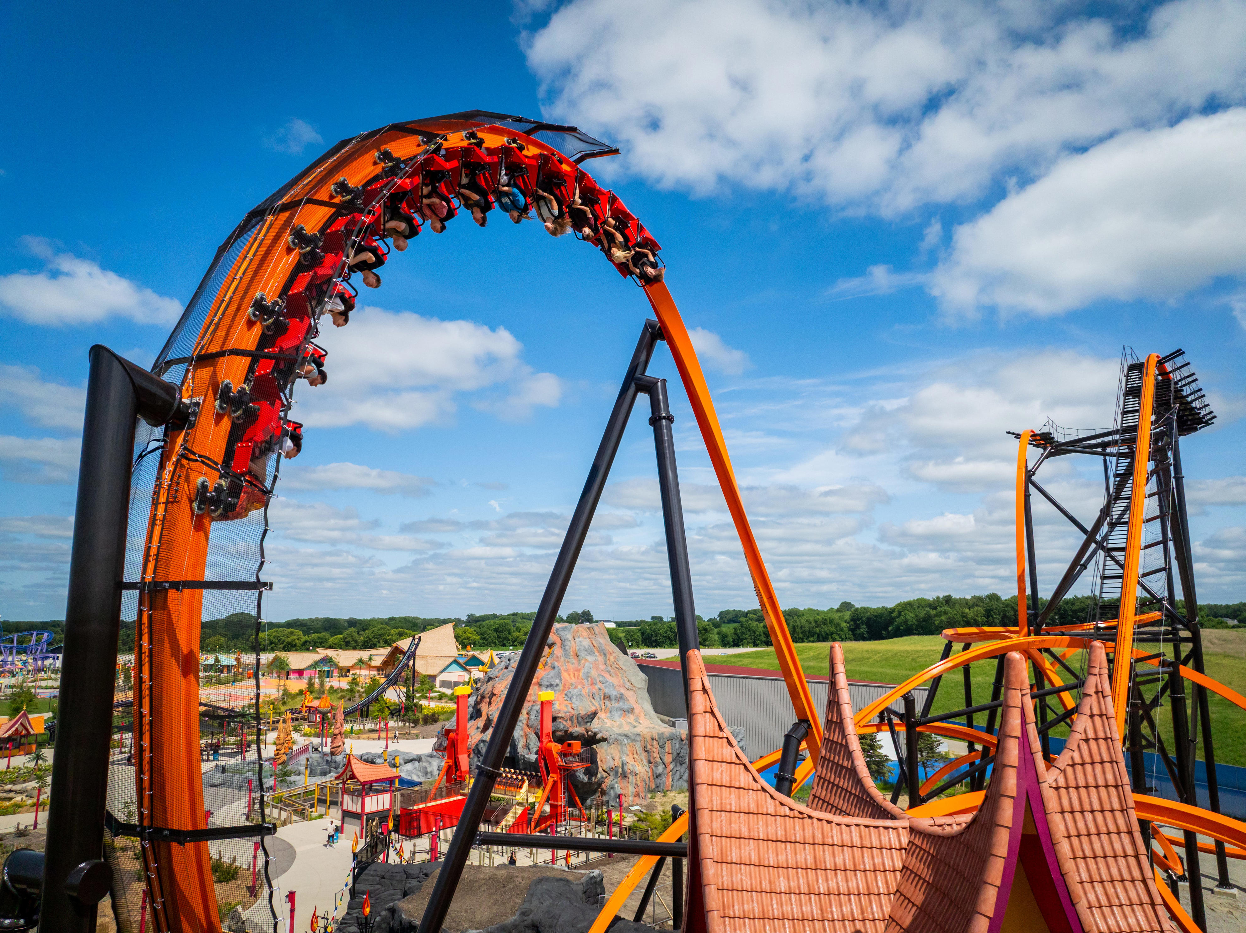 This Iowa theme park has the best new ride in the US. Where is it?
