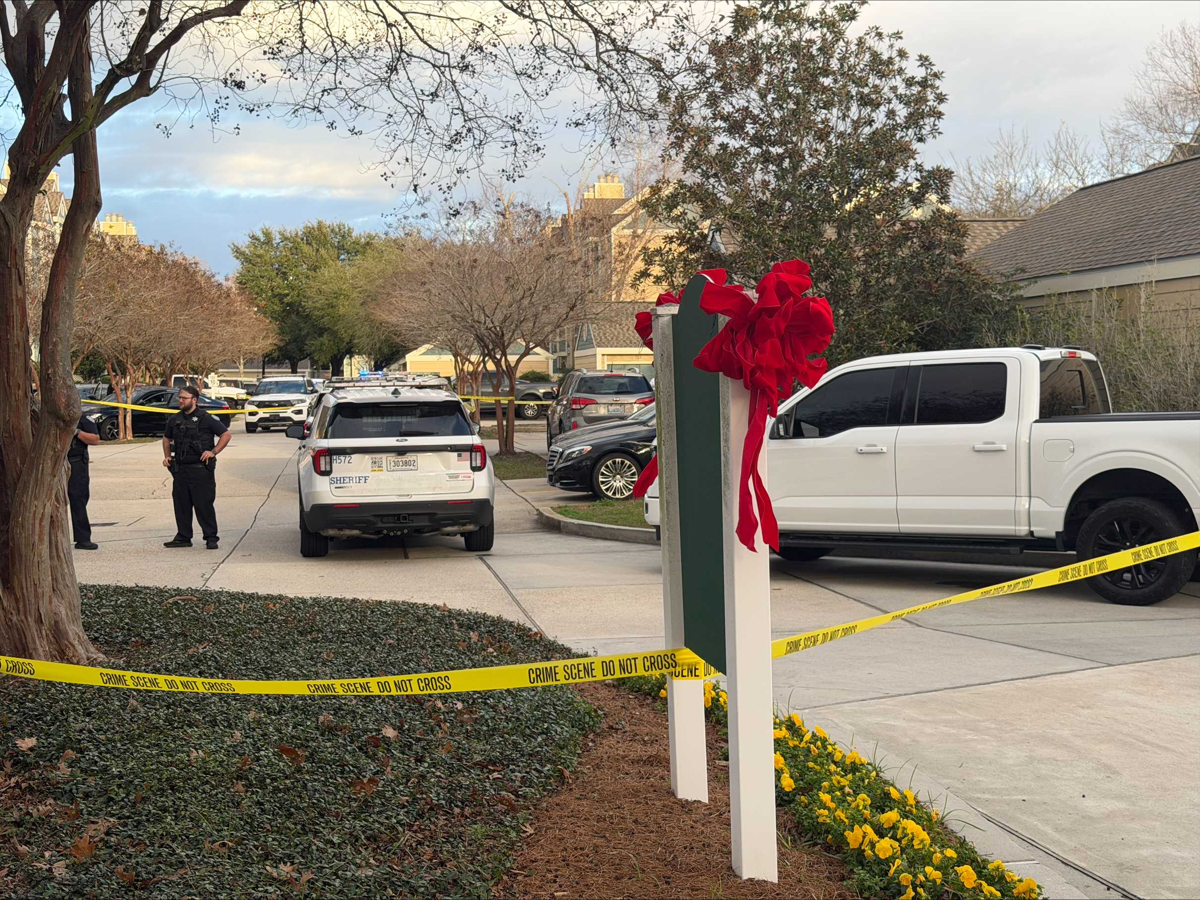 JPSO deputy injured after firing shots at suspect in Elmwood
