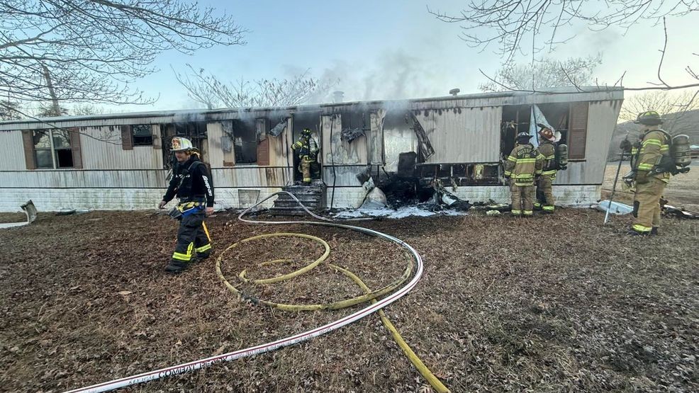 Early-morning fire destroys mobile home in Campbell County