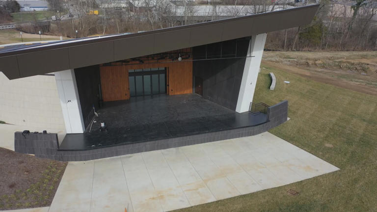 Jeffersontown officials grant a first look at the city’s new amphitheater