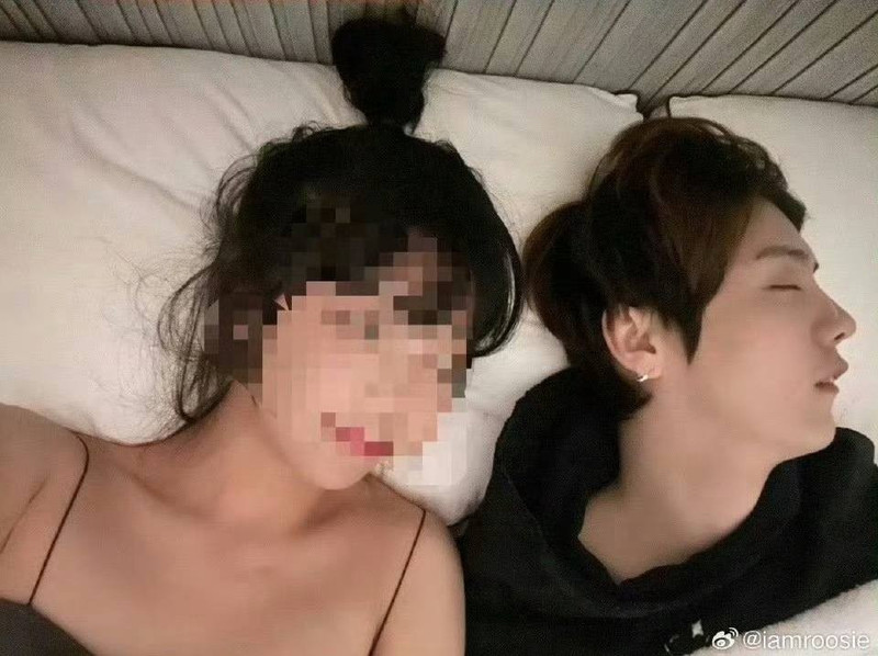 Cô gái khiến loạt sao nam phải đính chính