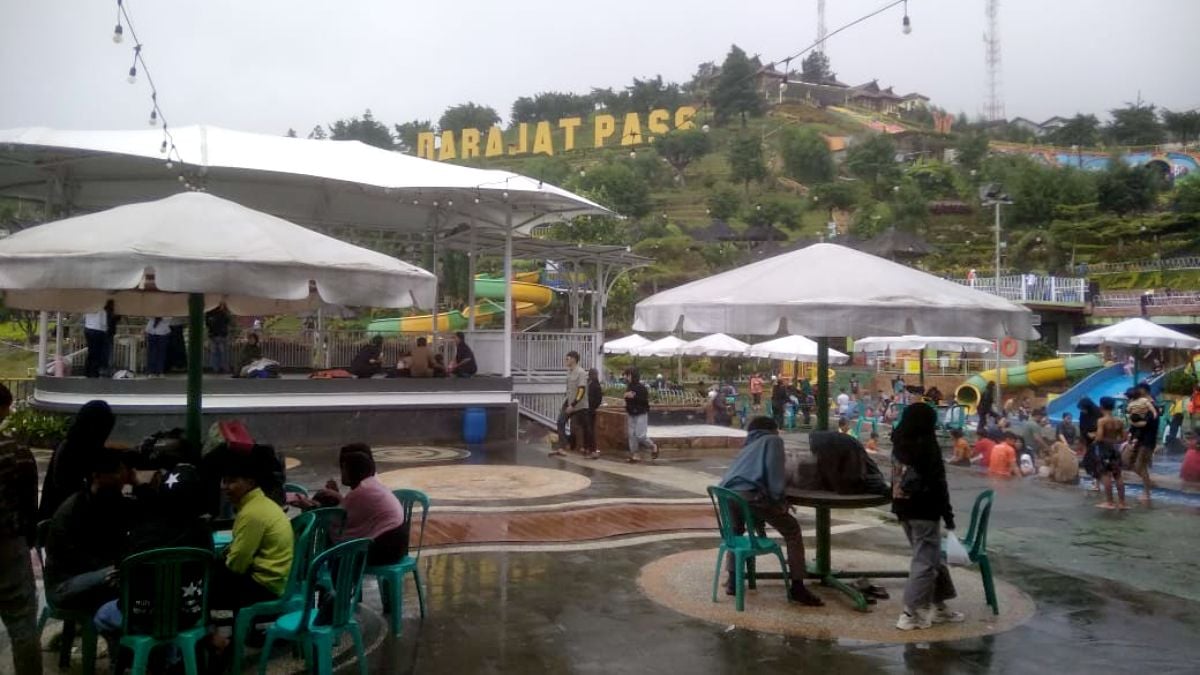 Puncak Darajat pada Awal 2026, Kabut Menyelimuti Ketenangan Bumi Pasirwangi