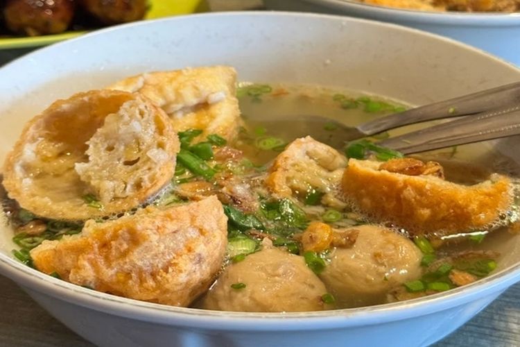 10 Tempat Bakso Enak di Malang: Surga Rasa Bakso Gurih dan Kenyal
