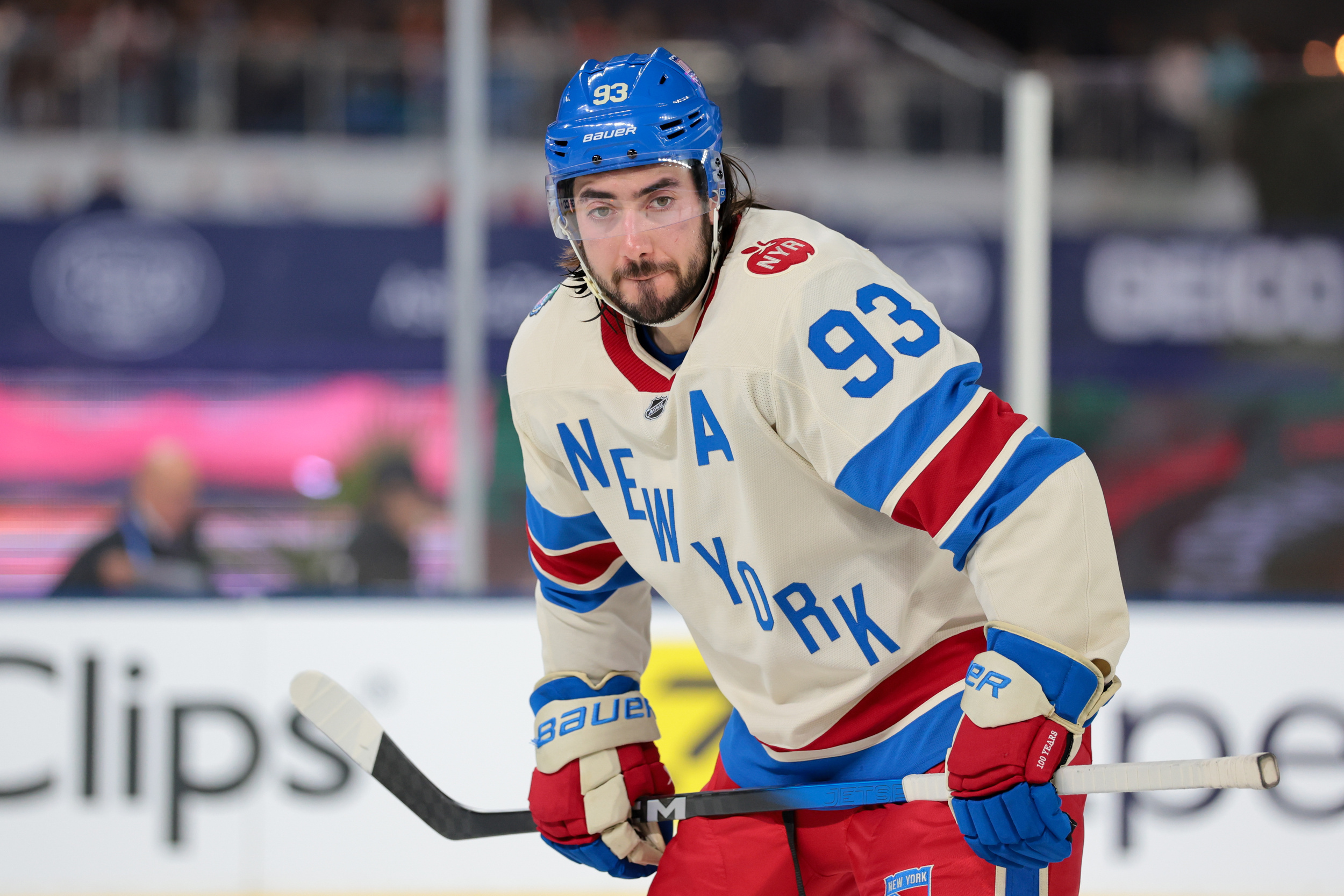 Mika Zibanejad makes Winter Classic history in Rangers' dominant win