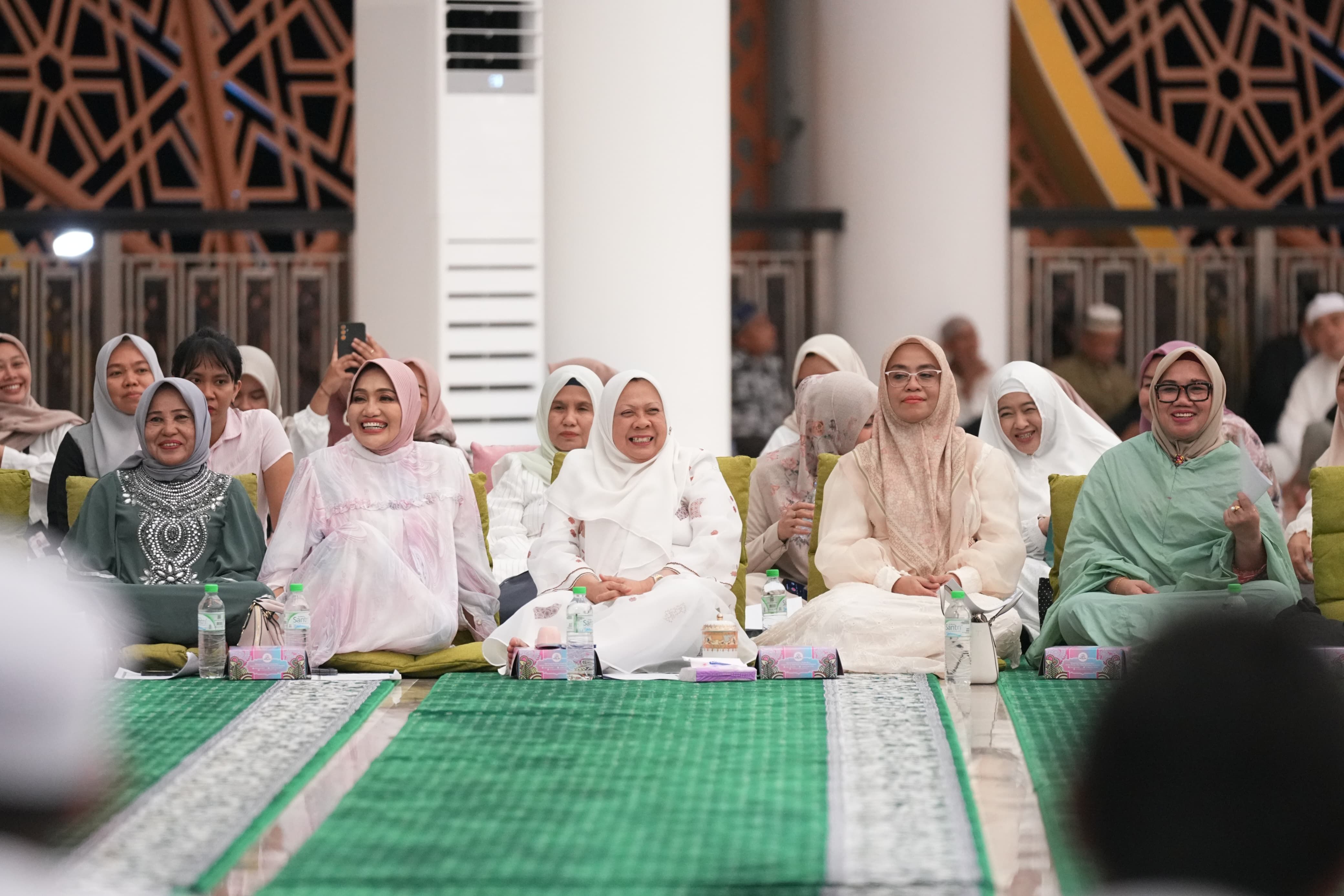 Gubernur Anwar Hafid dan Wagub Reny Berdzikir Bersama Ratusan Warga: Sulteng Berdoa untuk Solidarita